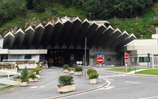 Pasos cerrados, las obras del túnel del Mont Blanc se consideran aplazadas